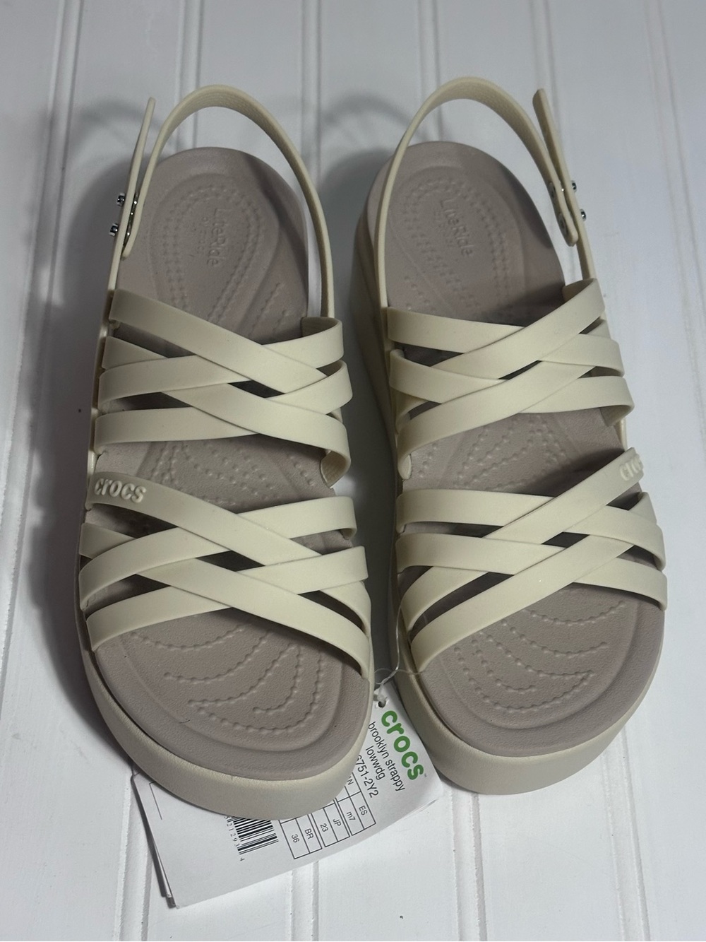 Crocs NWT Brooklyn Strappy Low Wedge platform sandals women’s 7